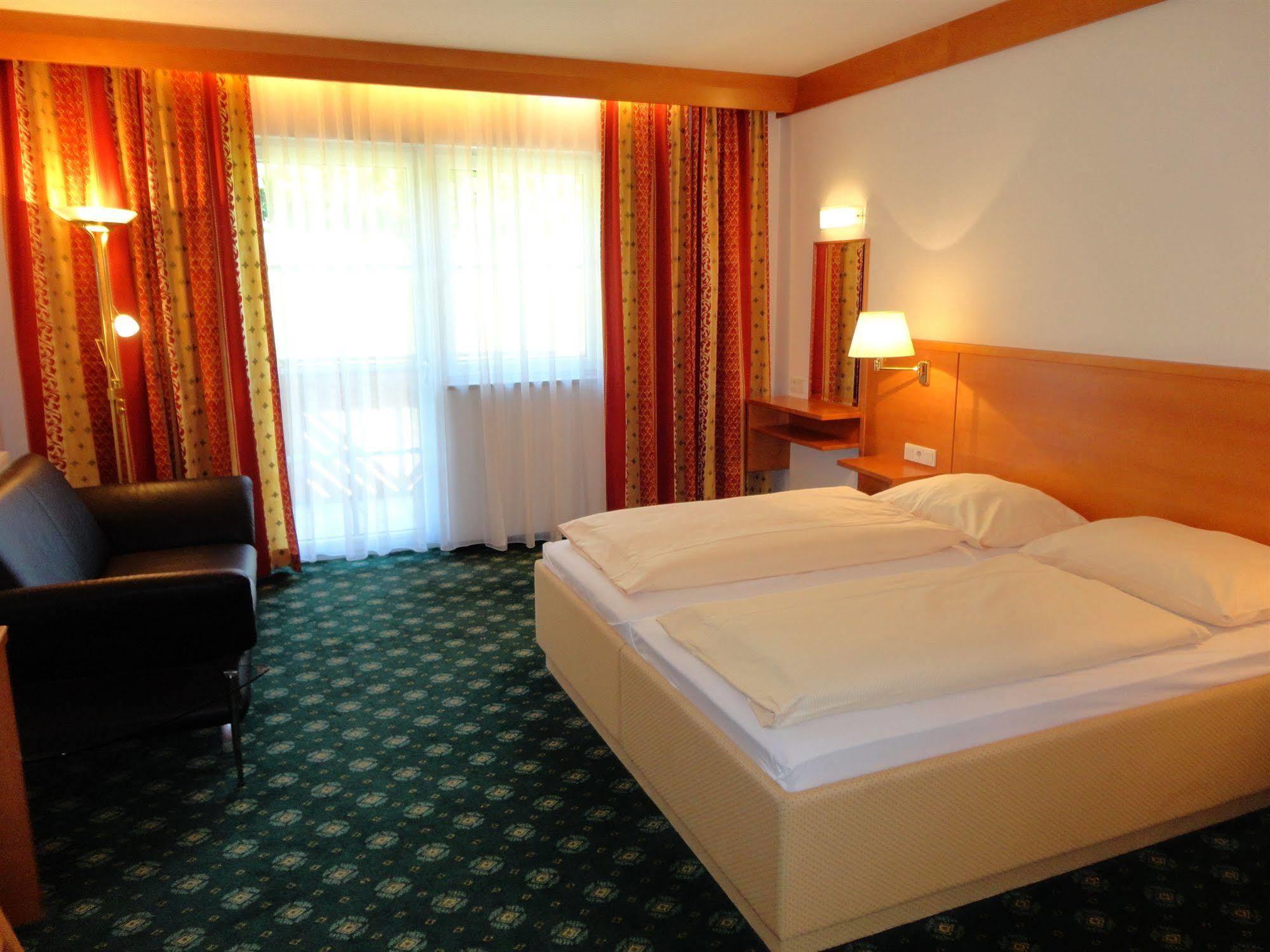 Business-Hotel Stockinger Ansfelden Esterno foto